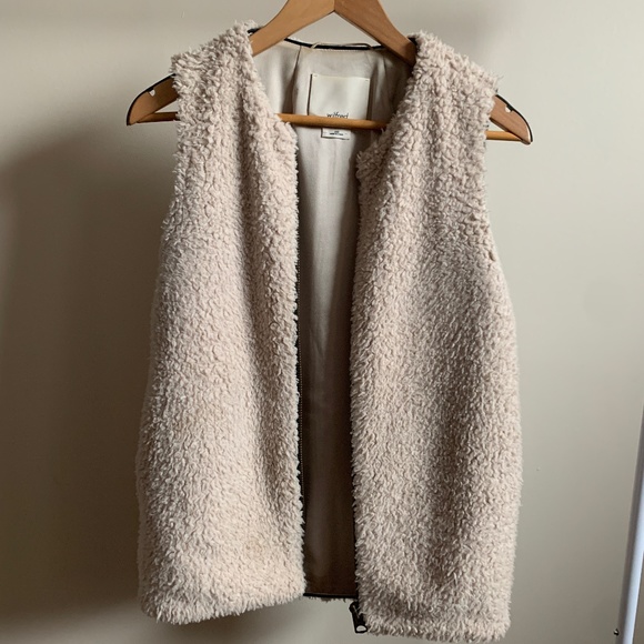 Wilfred Sherpa Vest - Picture 3 of 6